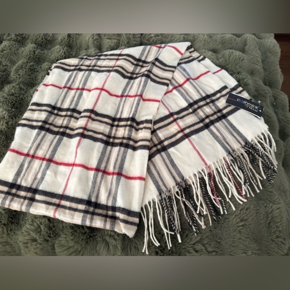 BNWT V. FRAAS Cashmink Scarf in Off White and Black - Picture 3 of 5